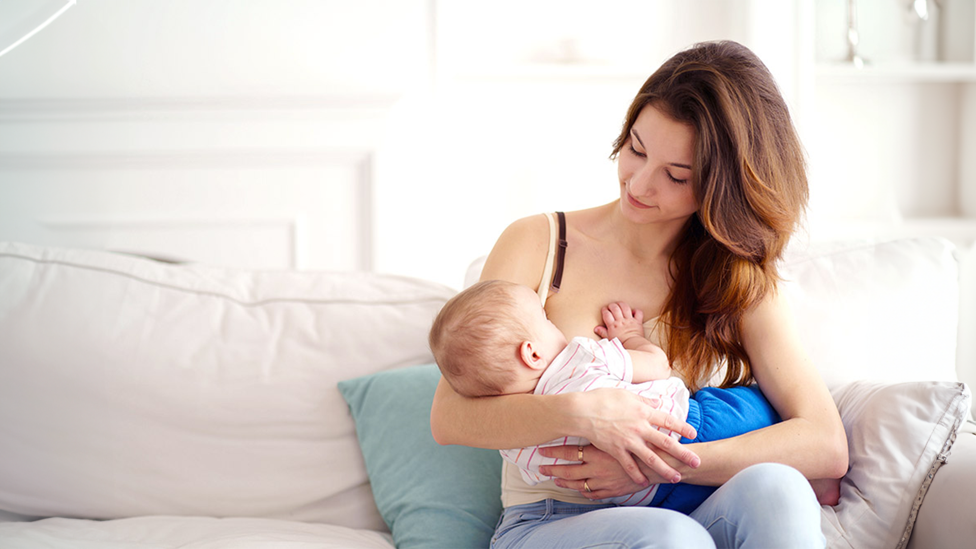 Dal colostro al latte maturo: una nutrizione su misura per il neonato