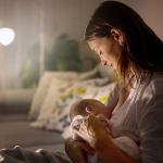 Il sonno e i suoi rituali: come guidare il neonato verso l’autonomia notturna