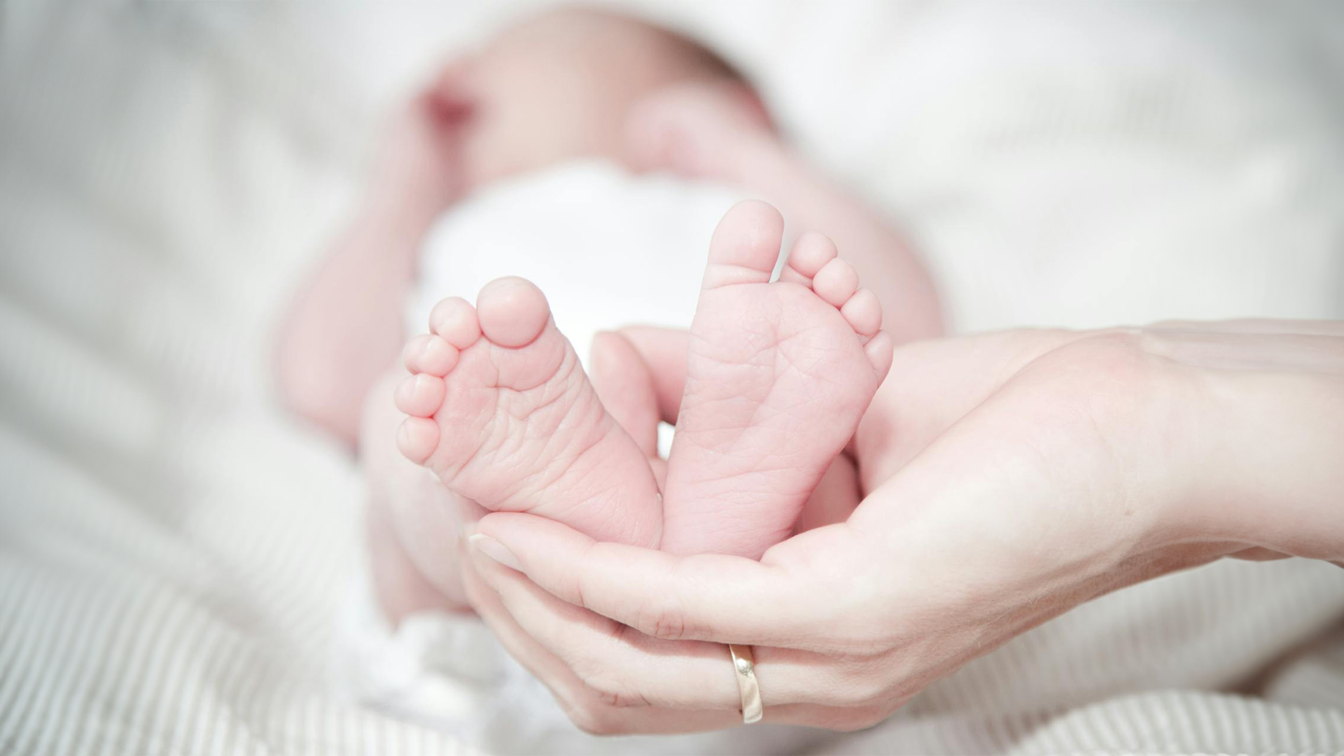 Le competenze innate del neonato: capacità sensoriali, motorie e relazionali fin dalla nascita