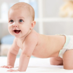 Le tappe dello sviluppo motorio del neonato