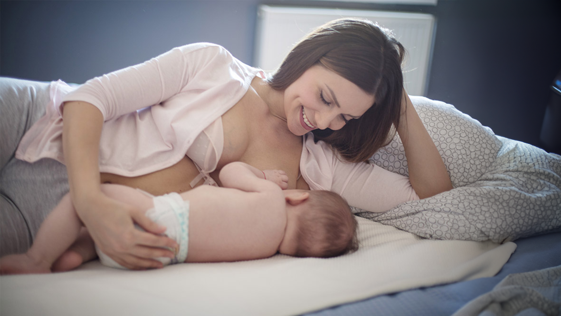 Le posizioni per l’allattamento al seno