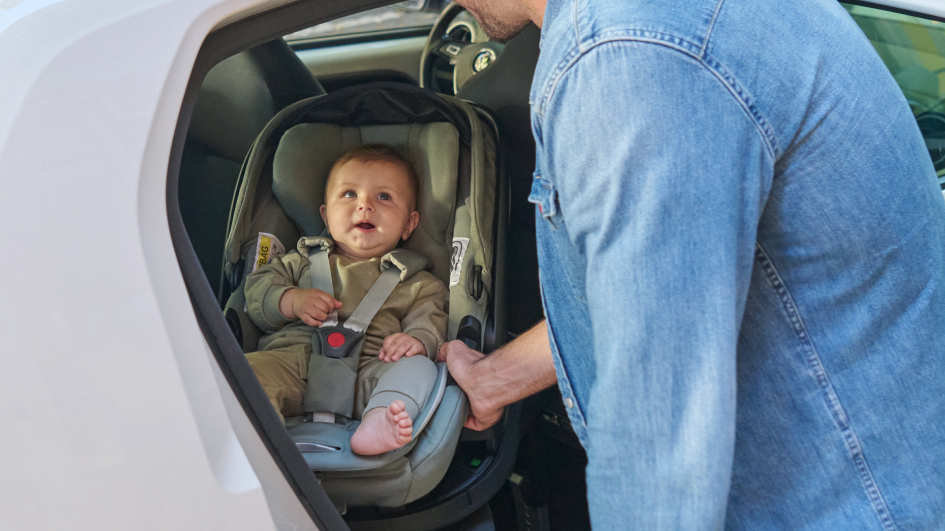 Safe summer travel: thermoregulation and infant protection in the car